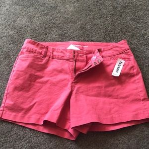 Salmon colored women’s cargo shorts